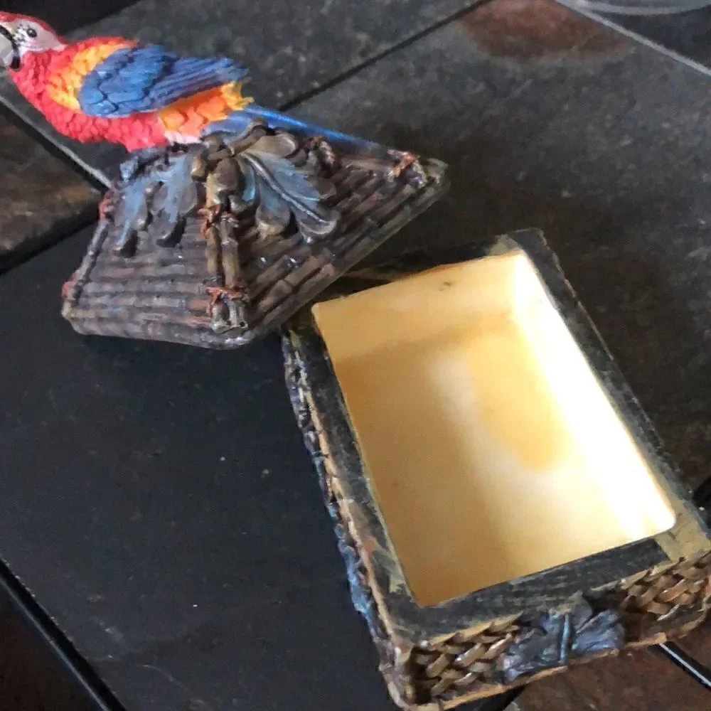 Resin Trinket Box Faux Bamboo With Parrot on Top Tropical Decor 5